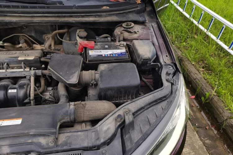 Used Kia Forte 2014 1.6L MT GL Engine Bay Left