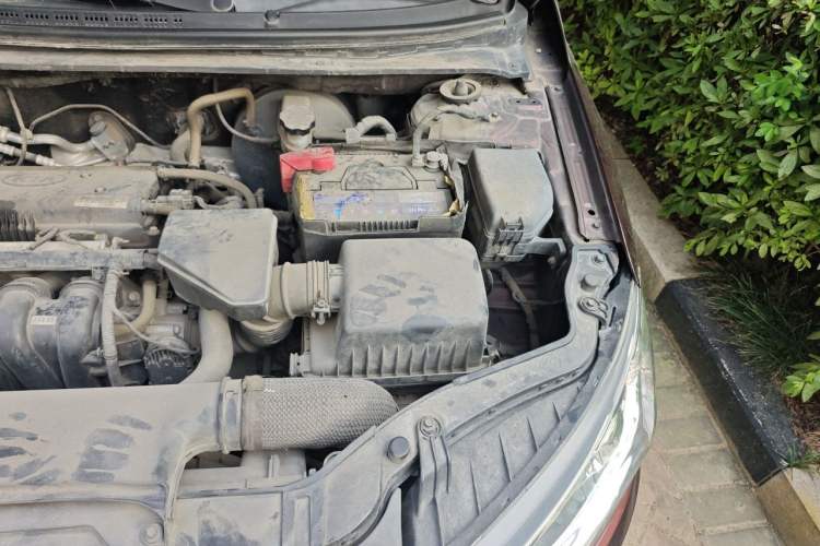 Used Kia Forte 2014 1.6L MT GL Engine Bay Left
