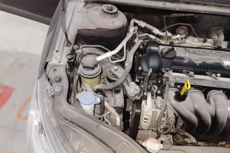 Used Kia Forte 2014 1.6L AT GL Engine Bay Right