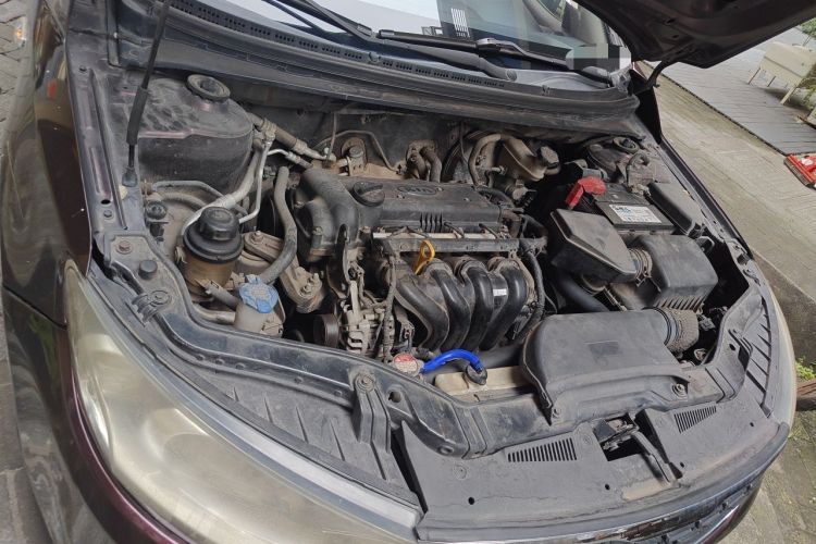 Used Kia Forte 2014 1.6L MT GL Engine Bay Right