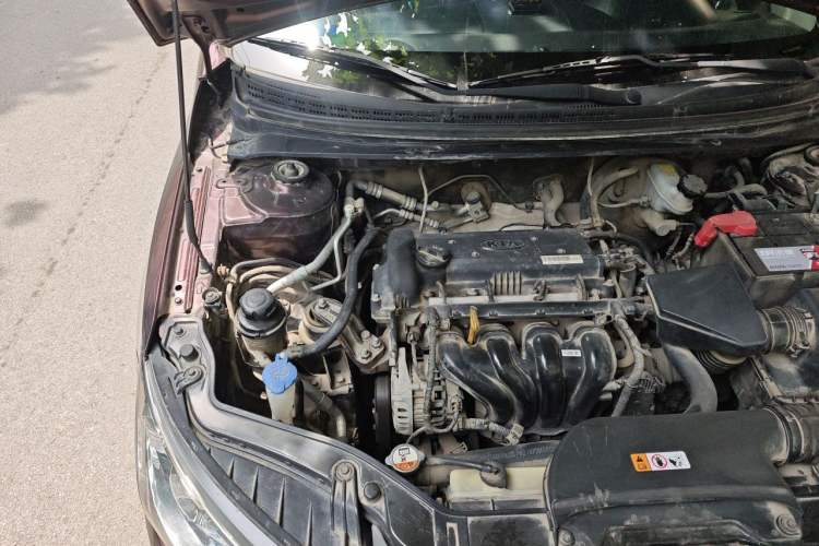 Used Kia Forte 2014 1.6L MT GL Engine Bay Right