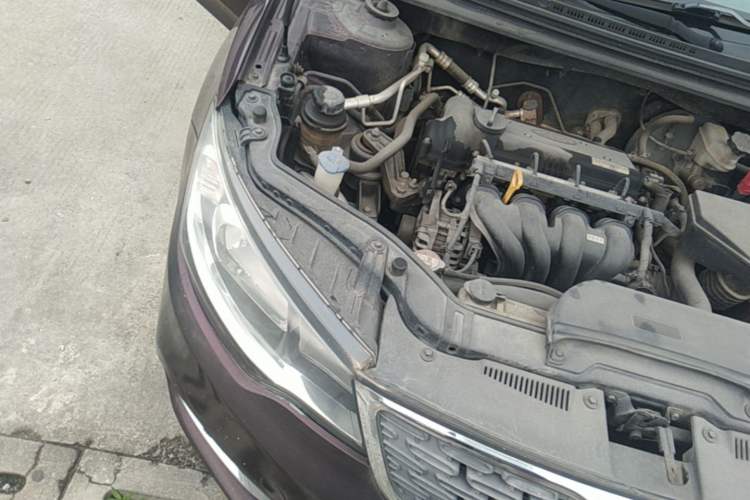 Used Kia Forte 2014 1.6L MT GL Engine Bay Right