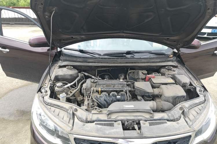 Used Kia Forte 2014 1.6L MT GLS Engine Bay Right