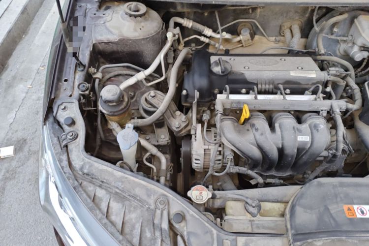 Used Kia Forte 2014 1.6L MT GLS Engine Bay Right