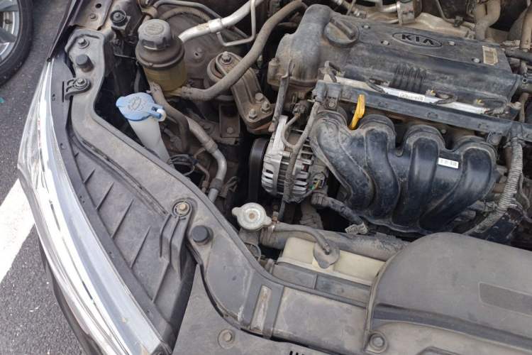 Used Kia Forte 2014 1.6L MT GL Engine Bay Right