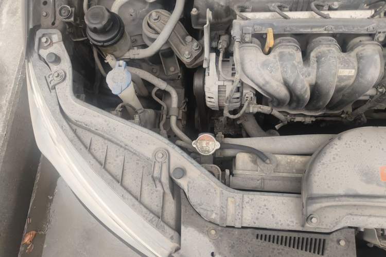 Used Kia Forte 2014 1.6L MT GL Engine Bay Right