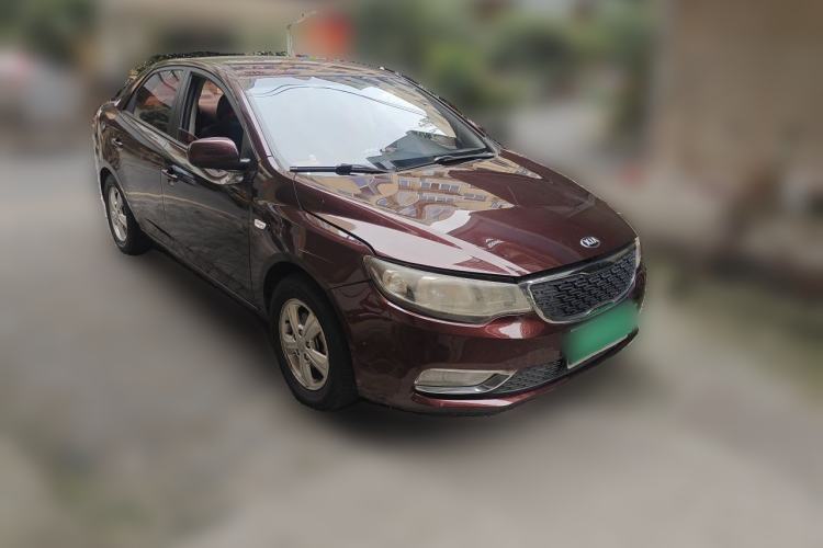 Used Kia Forte 2014 1.6L MT GL Front Right 45 Deg