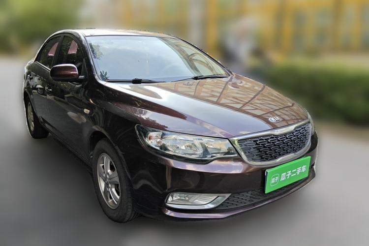 Used Kia Forte 2014 1.6L MT GL Front Right 45 Deg