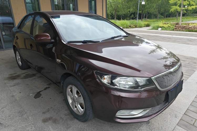 Used Kia Forte 2014 1.6L MT GL Front Right 45 Deg