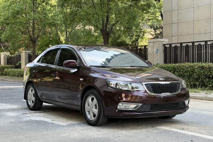 Used Kia Forte 2014 1.6L AT GL Front Right 45 Deg