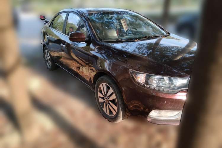 Used Kia Forte 2014 1.6L MT GLS Front Right 45 Deg