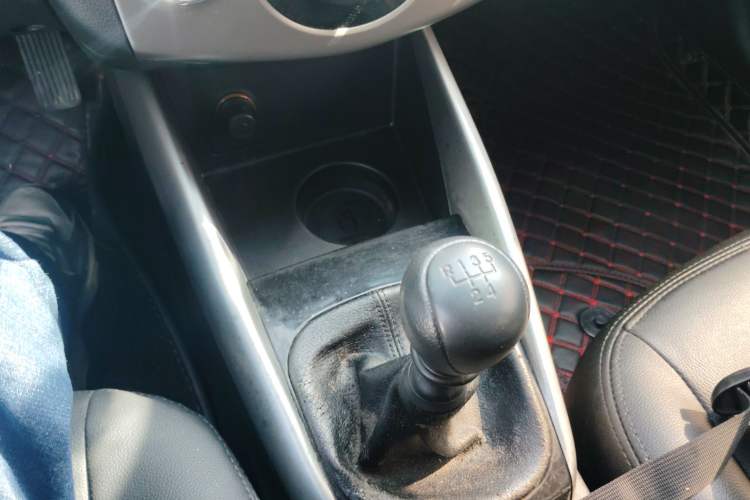 Used Kia Forte 2014 1.6L MT GL Gear Lever