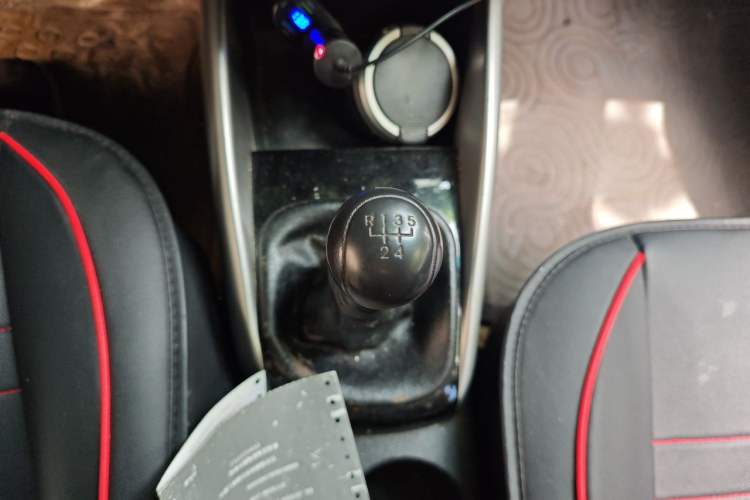 Used Kia Forte 2014 1.6L MT GL Gear Lever