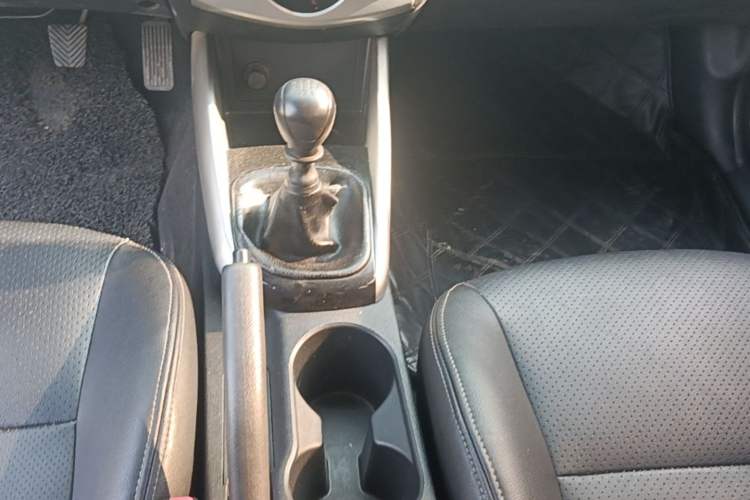 Used Kia Forte 2014 1.6L MT GL Gear Lever
