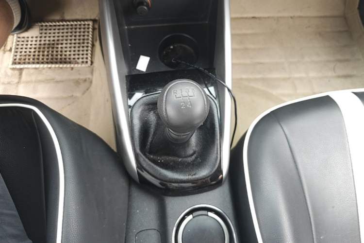 Used Kia Forte 2014 1.6L MT GLS Gear Lever