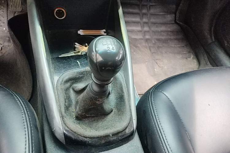 Used Kia Forte 2014 1.6L MT GLS Gear Lever