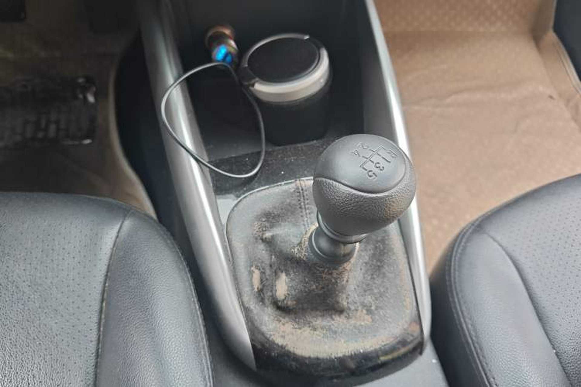 Used Kia Forte 2014 1.6L MT GL Gear Lever