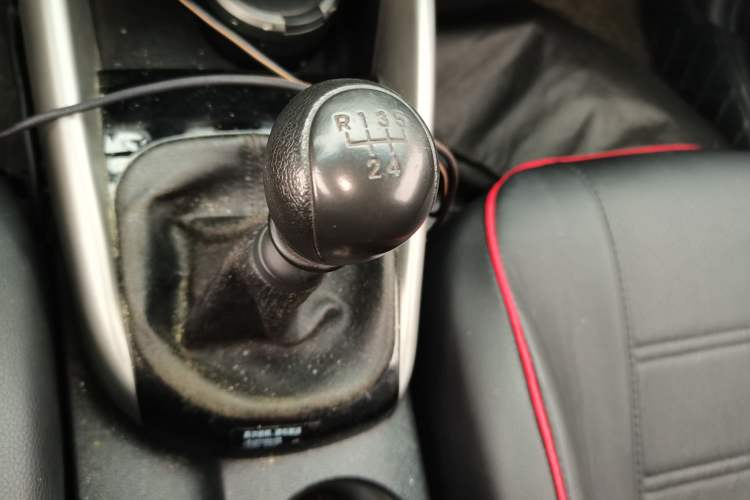Used Kia Forte 2014 1.6L MT GL Gear Lever