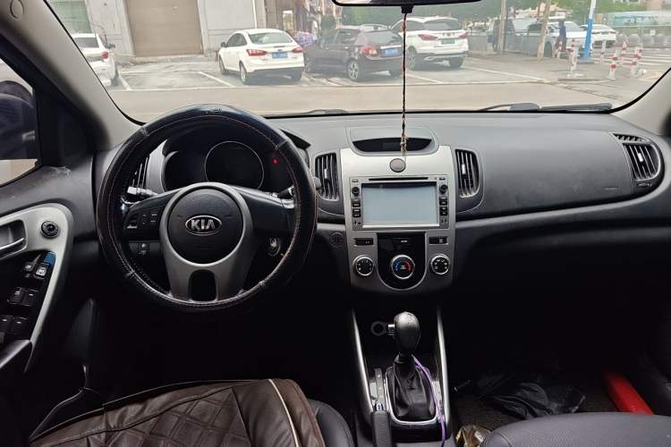 Used Kia Forte 2014 1.6L AT GLS Headliner