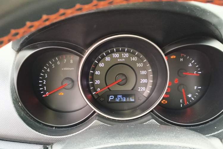 Used Kia Forte 2014 1.6L AT GL Instrument Cluster