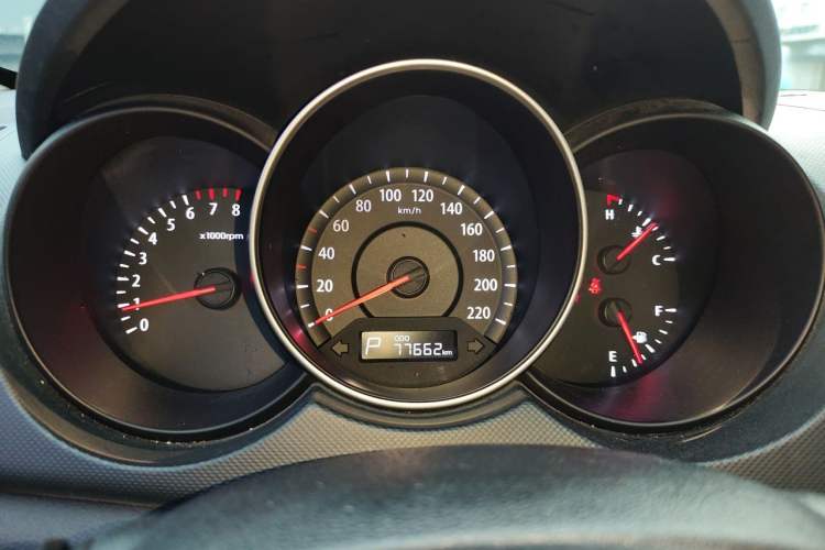 Used Kia Forte 2014 1.6L AT GL Instrument Cluster