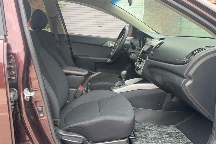 Used Kia Forte 2014 1.6L AT GL Interior 3