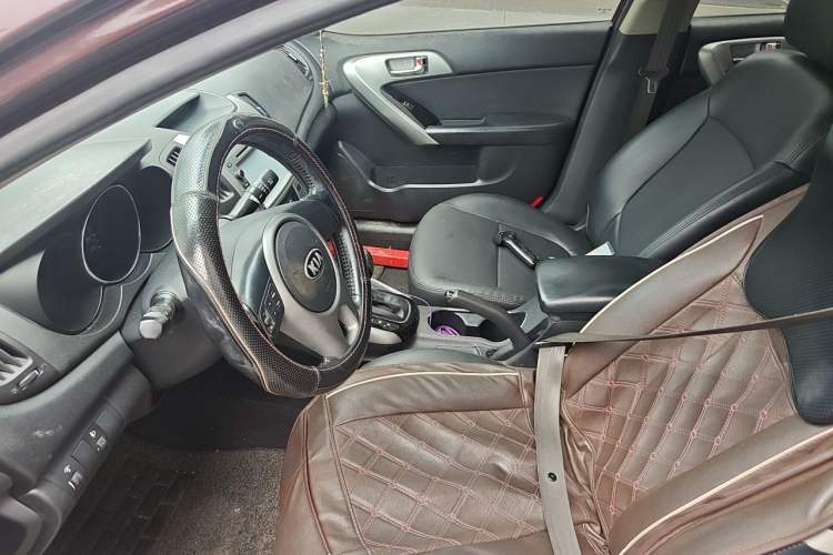 Used Kia Forte 2014 1.6L AT GLS Left Front Seat