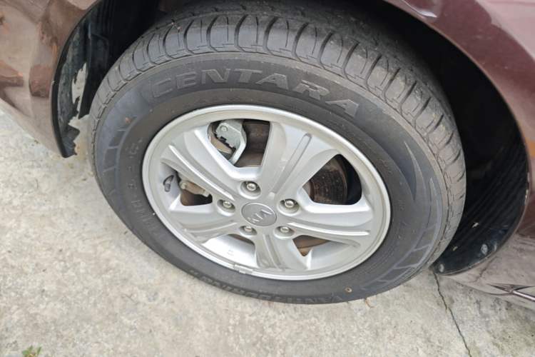 Used Kia Forte 2014 1.6L MT GL Left Front Wheel Hub