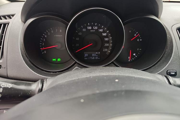 Used Kia Forte 2014 1.6L AT GLS Odometer Close Up