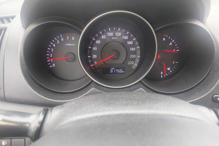 Used Kia Forte 2014 1.6L MT GL Odometer Close Up
