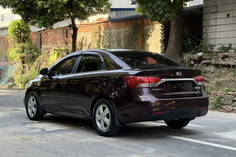 Used Kia Forte 2014 1.6L AT GL Rear Left 45 Deg