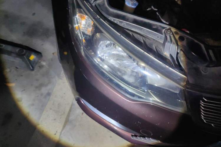 Used Kia Forte 2014 1.6L AT Premium Model Right Front Headlight