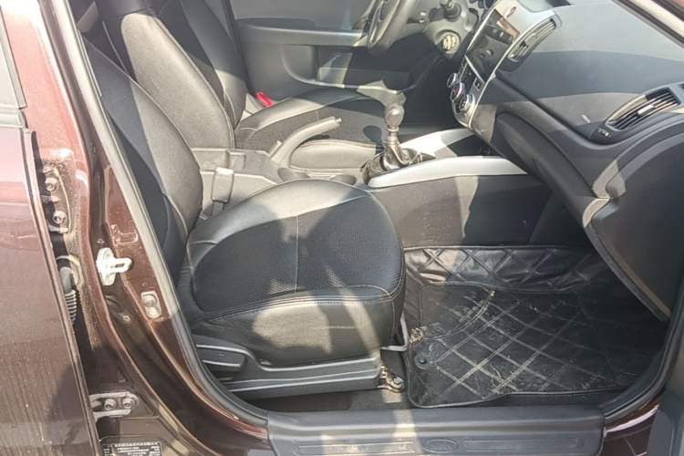 Used Kia Forte 2014 1.6L MT GL Right Front Seat