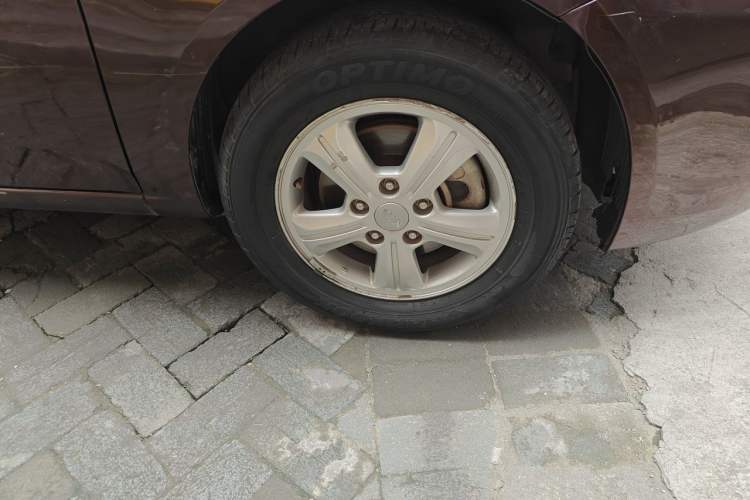 Used Kia Forte 2014 1.6L MT GL Right Front Wheel Hub
