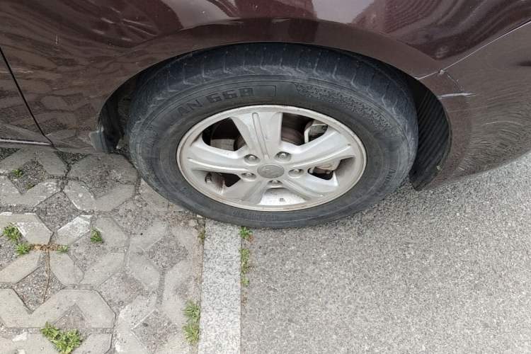 Used Kia Forte 2014 1.6L AT GL Right Front Wheel Hub