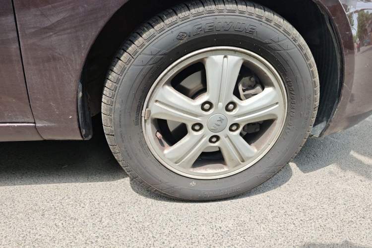 Used Kia Forte 2014 1.6L MT GL Right Front Wheel Hub