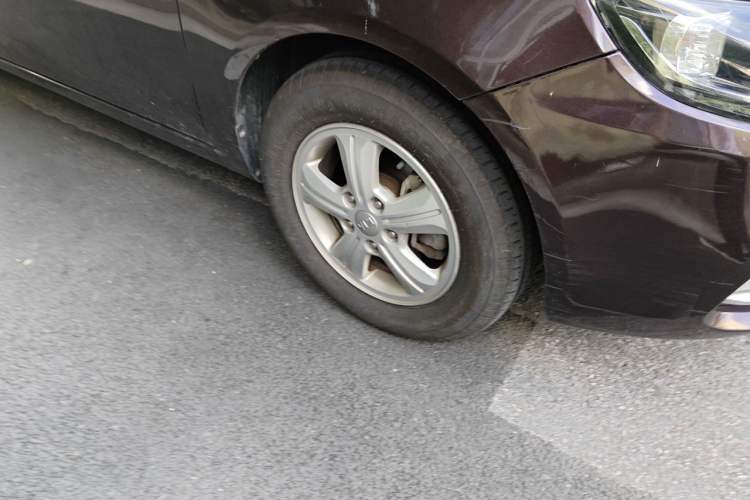 Used Kia Forte 2014 1.6L MT GL Right Front Wheel Hub