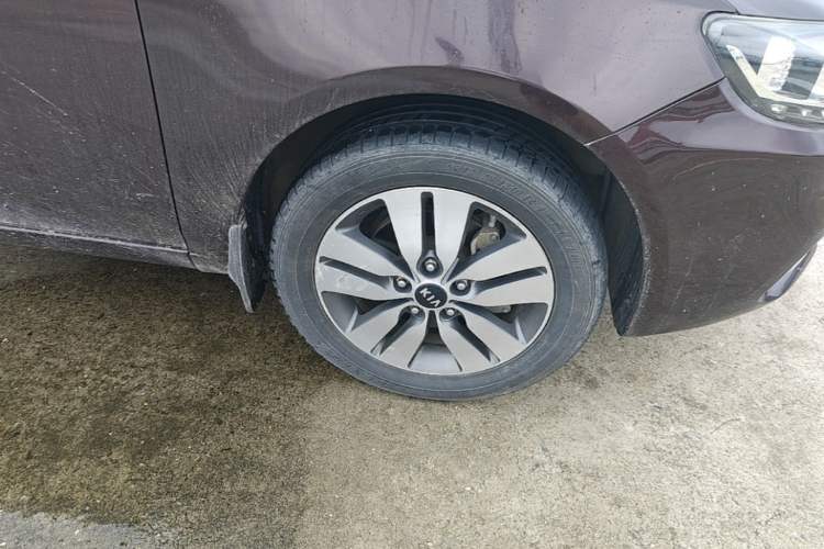 Used Kia Forte 2014 1.6L MT GLS Right Front Wheel Hub