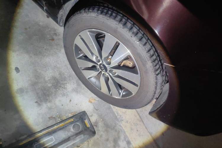 Used Kia Forte 2014 1.6L AT Premium Model Right Front Wheel Hub