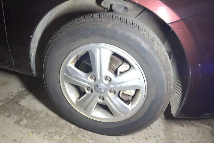 Used Kia Forte 2014 1.6L MT GL Right Front Wheel Hub