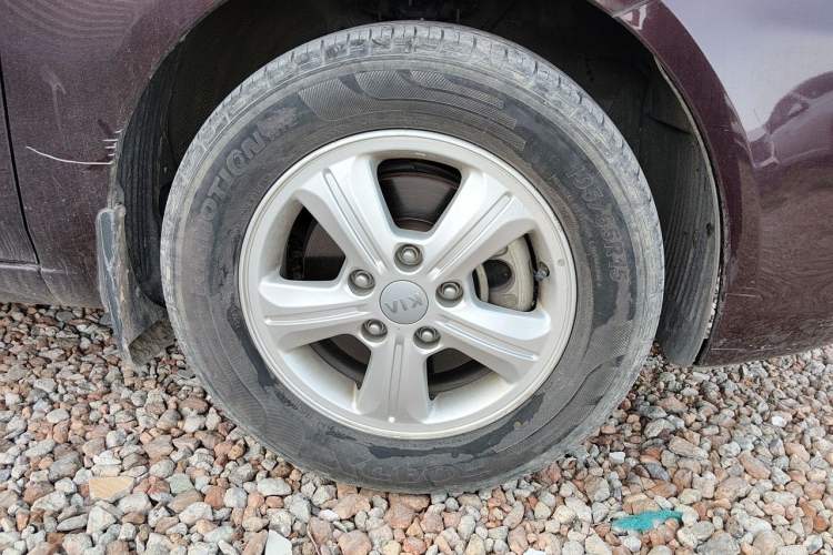 Used Kia Forte 2014 1.6L MT GL Right Front Wheel Hub