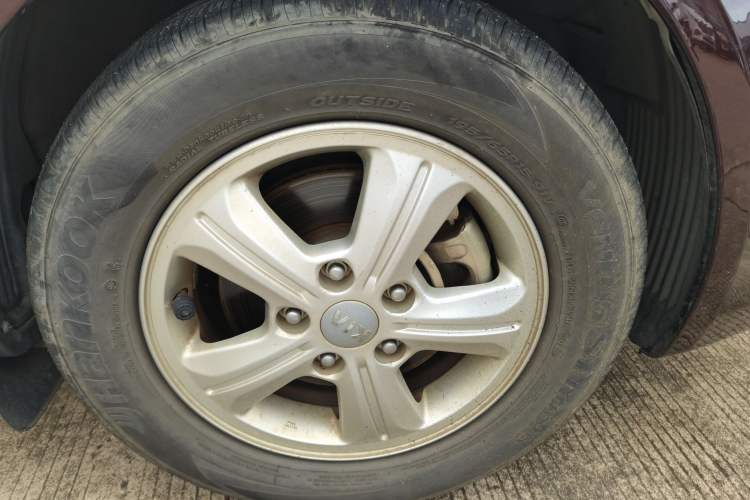 Used Kia Forte 2014 1.6L MT GL Right Front Wheel Hub