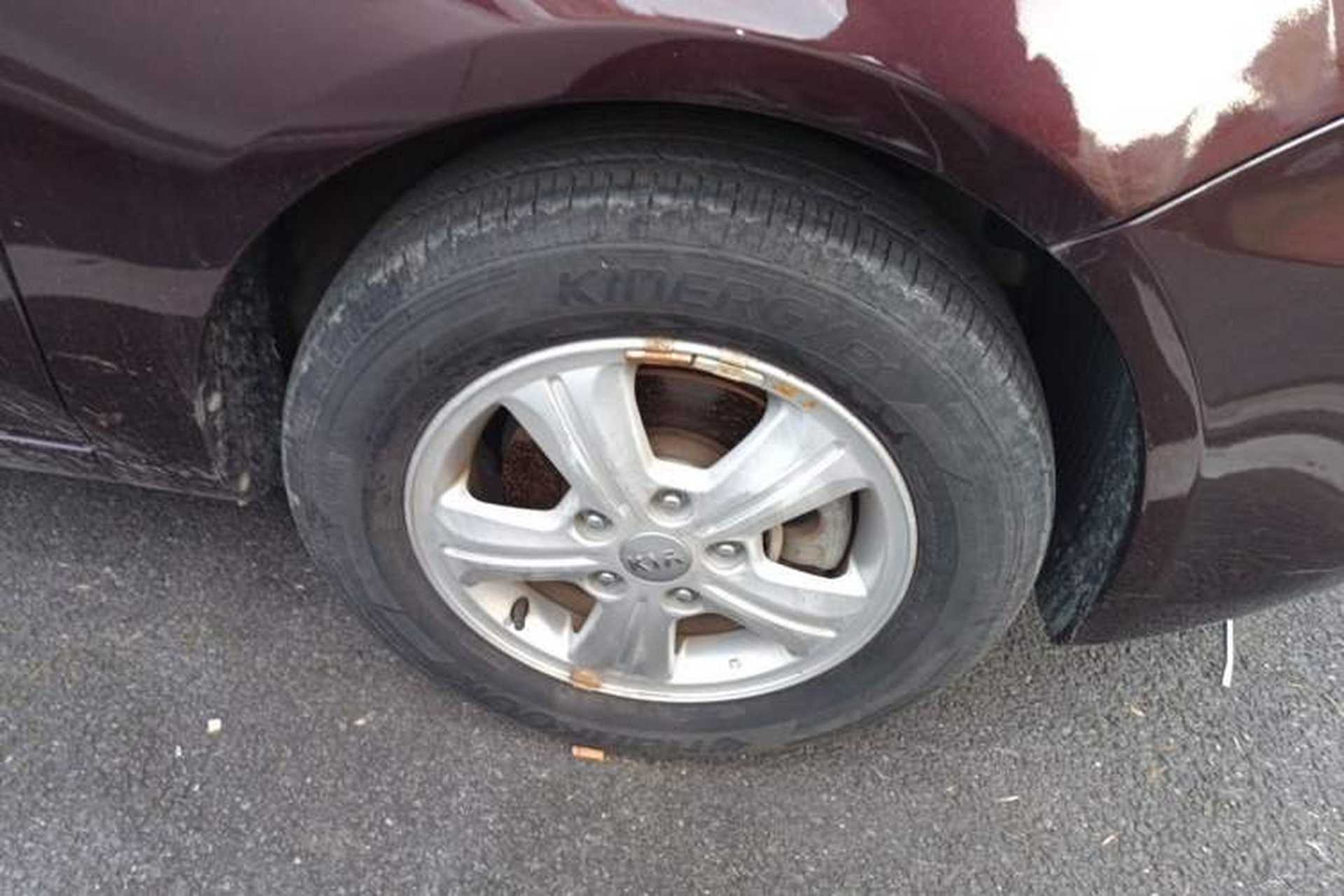 Used Kia Forte 2014 1.6L MT GL Right Front Wheel Hub