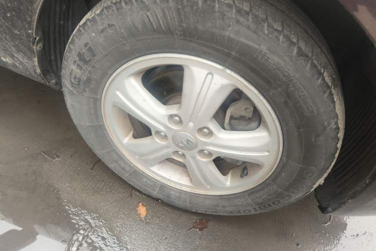 Used Kia Forte 2014 1.6L MT GL Right Front Wheel Hub