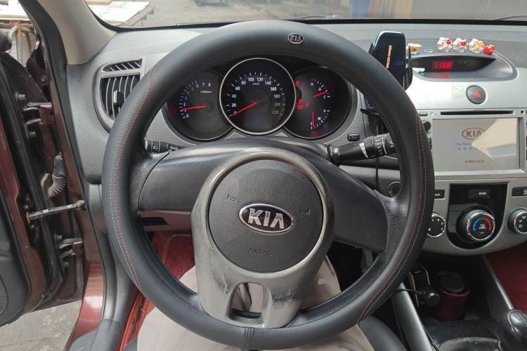 Used Kia Forte 2014 1.6L MT GL Steering Wheel