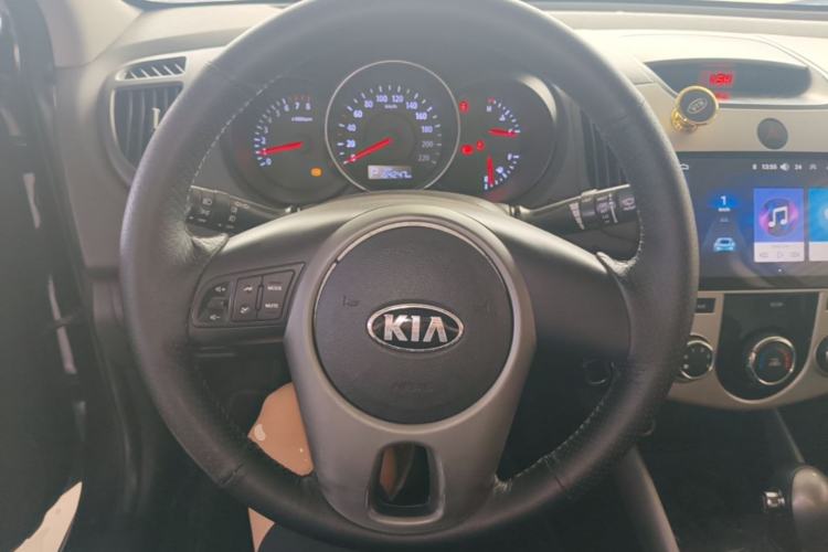 Used Kia Forte 2014 1.6L AT GL Steering Wheel