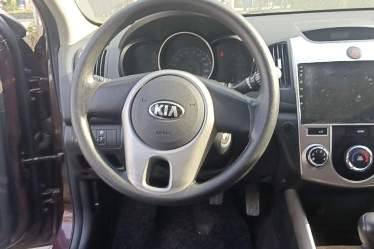 Used Kia Forte 2014 1.6L MT GL Steering Wheel