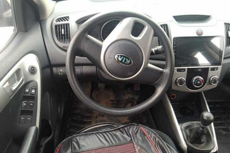 Used Kia Forte 2014 1.6L MT GL Steering Wheel