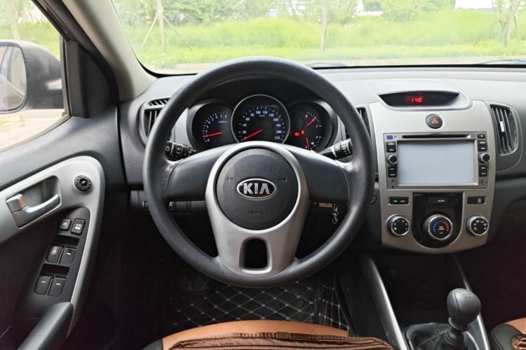 Used Kia Forte 2014 1.6L MT GL Steering Wheel