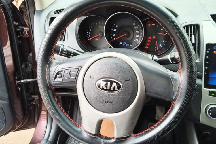 Used Kia Forte 2014 1.6L AT GL Steering Wheel
